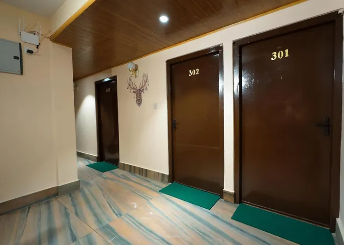 Triratna Hotel 2*