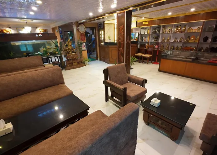 Hotel Triratna