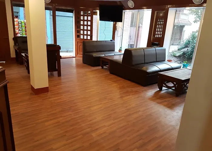 Triratna Hotel 2*