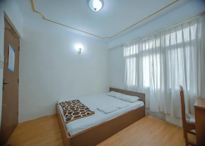 Triratna Hotel